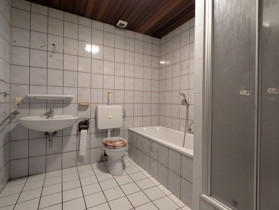 Badezimmer Doppelhaush�lfte Erftstadt-Erp